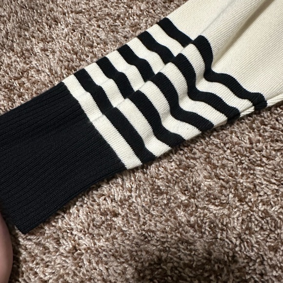 MOCK NECK SWEATER - Picture 3 of 4